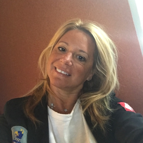 Meet your Posher, Kelly - Picture 2 of 2